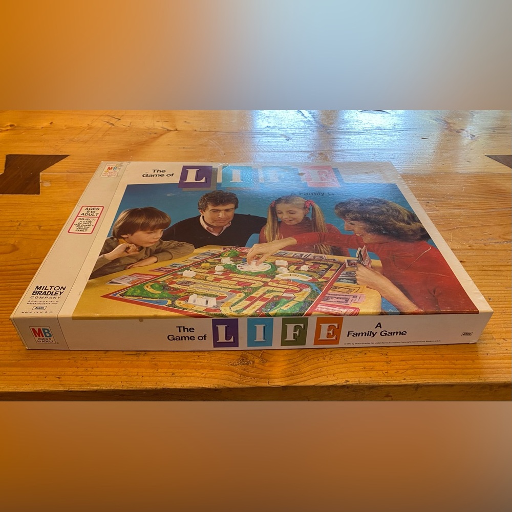 The Game of Life Vintage 1977- Classic Family Board Game
